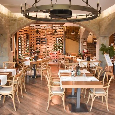 Garni Chicha - Winery Skrbic Hotel 3*